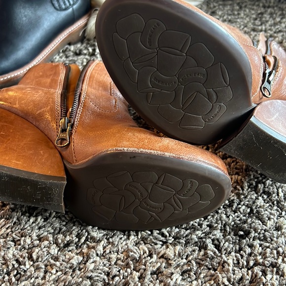 Boots - Picture 2 of 6